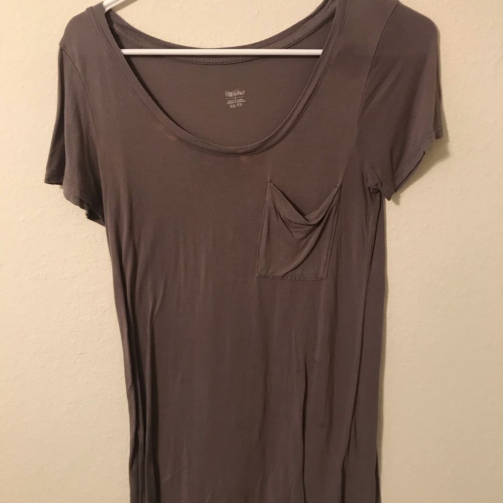 tan t-shirt scoop neck